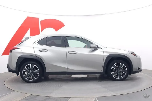 Lexus UX 250h Comfort Technology Plus Edition - / Keyless / Navi / Tutkat + kamera Image 6